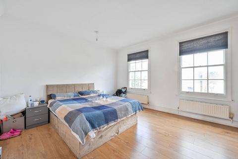 2 bedroom flat for sale, George Lane, Hither Green, London, SE13