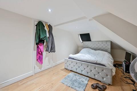 2 bedroom flat for sale, George Lane, Hither Green, London, SE13