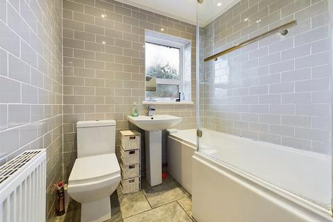 10 Kentmere Close, Cheltenham, GL51 3PD