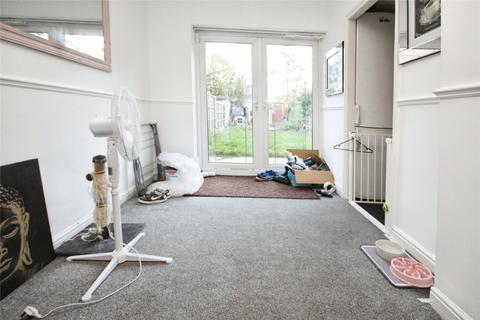 3 bedroom terraced house to rent, Western Avenue, Dagenham, RM10