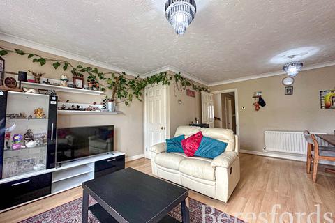 3 bedroom semi-detached house for sale, Halcyon Way, Hornchurch, RM11