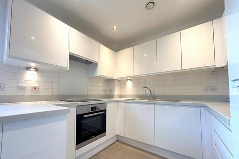 1 bedroom flat to rent, Garfield Road, Addlestone KT15