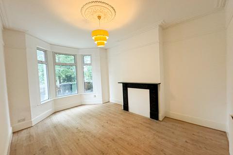 4 bedroom terraced house for sale, Brewster Road, London, E10