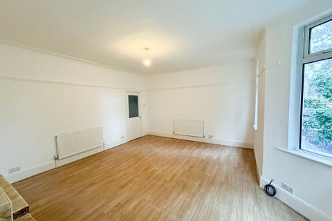 4 bedroom terraced house for sale, Brewster Road, London, E10