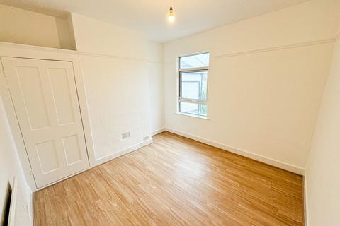 4 bedroom terraced house for sale, Brewster Road, London, E10