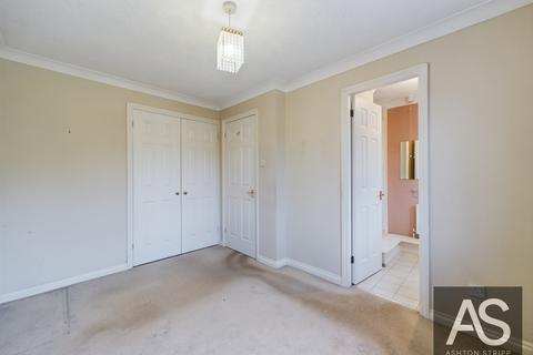 80 Mill Rise, Robertsbridge, TN32 5EG