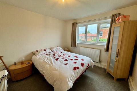 2 bedroom flat for sale, Kirkgate, Pocklington, York