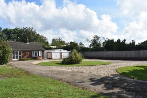 3 bedroom detached bungalow for sale, Lincoln Road, Welton