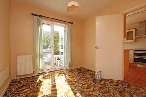 4 Benjamin Close, Eastbourne, BN22 9JE