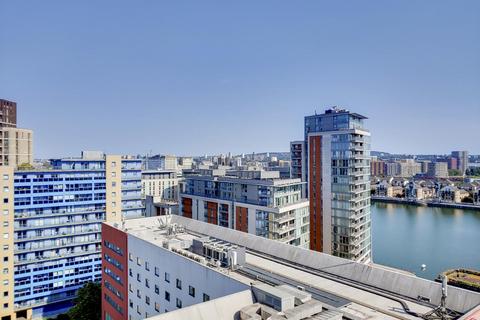 2 bedroom apartment for sale, The Oxygen, Royal Victoria Dock, E16