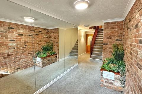 2 bedroom apartment for sale, Ladybrook Road, Bramhall