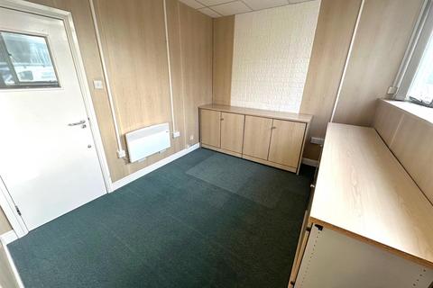 Office to rent, Richardshaw Road, Pudsey, Leeds