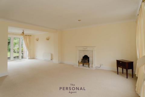 4 bedroom detached house to rent, Fir Tree Close, Epsom