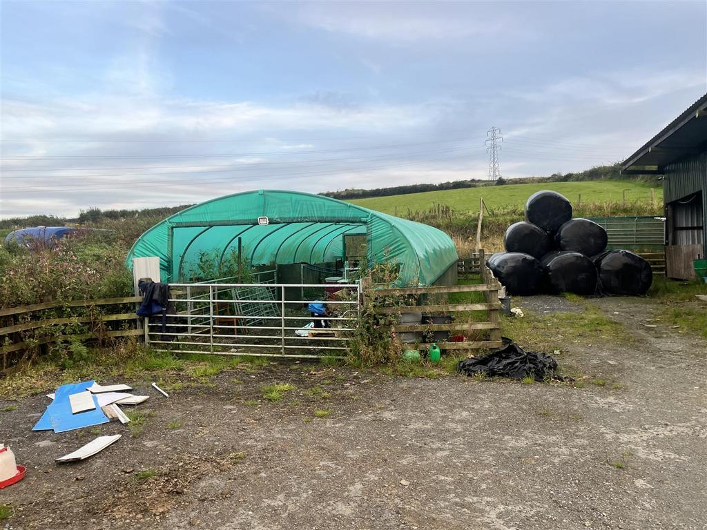 Poly tunnel