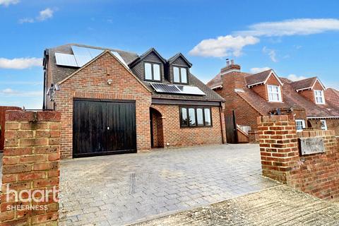 4 bedroom detached house for sale, Cliff Drive, Warden