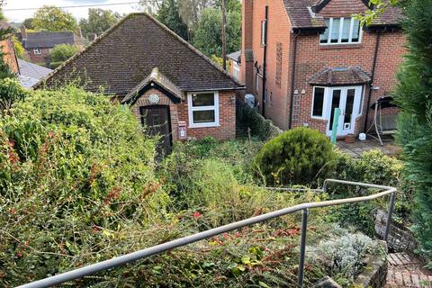 2 bedroom bungalow for sale, Kiln Lane, Betchworth RH3