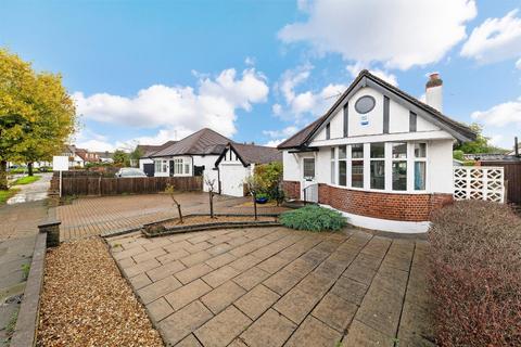 3 bedroom detached bungalow for sale, Park Avenue West, Stoneleigh