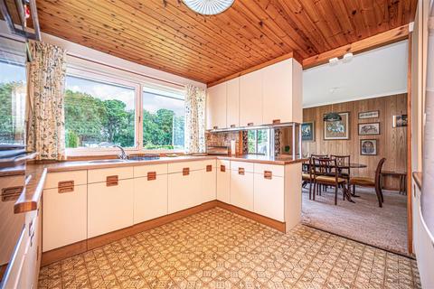 14 Broom Road, Kinross, KY13 8BU