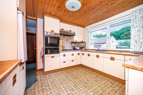 14 Broom Road, Kinross, KY13 8BU