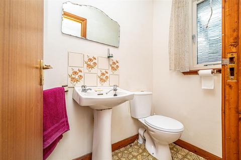 14 Broom Road, Kinross, KY13 8BU