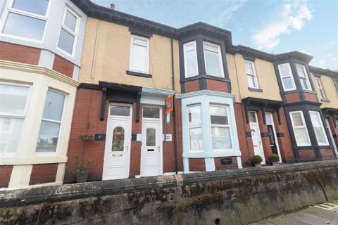 2 bedroom ground floor flat to rent, Eskdale Terrace, Cullercoats, North Shields