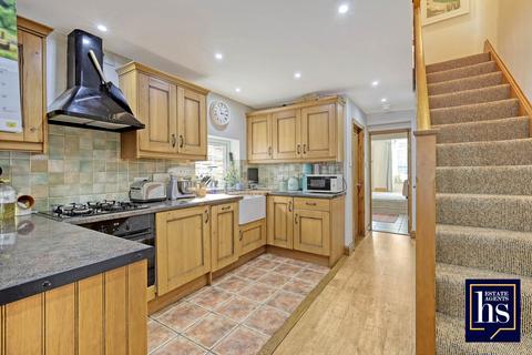 2 bedroom semi-detached house for sale, Crescent Road, Brentwood CM14