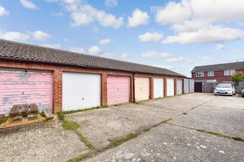 32 Beacon Way, Littlehampton, BN17 6QS