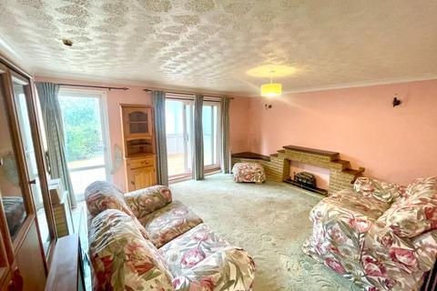 3 bedroom terraced house for sale, Canterbury Way, Stevenage