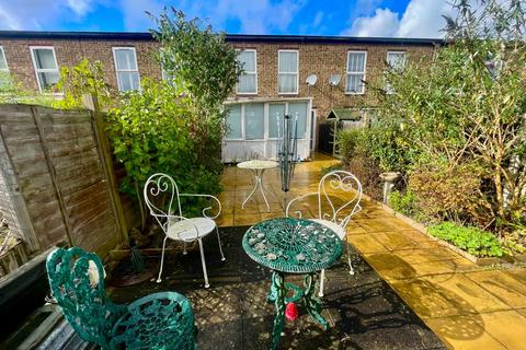 3 bedroom terraced house for sale, Canterbury Way, Stevenage