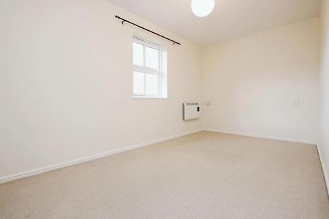 2 bedroom flat to rent, Lancelot Road, Bristol BS16