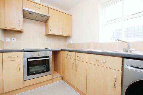 2 bedroom flat to rent, Lancelot Road, Bristol BS16