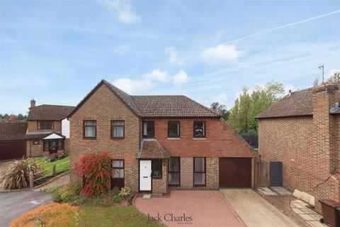 3 bedroom semi-detached house for sale, Toby Gardens, Hadlow, Tonbridge