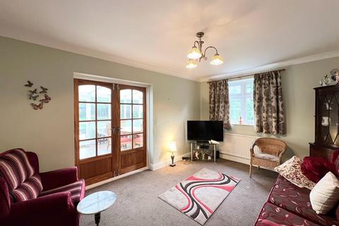 4 Felstead Road, Romford, RM5 3RH