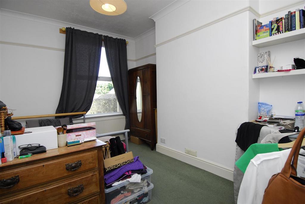 30 Holdsworth St002.JPG