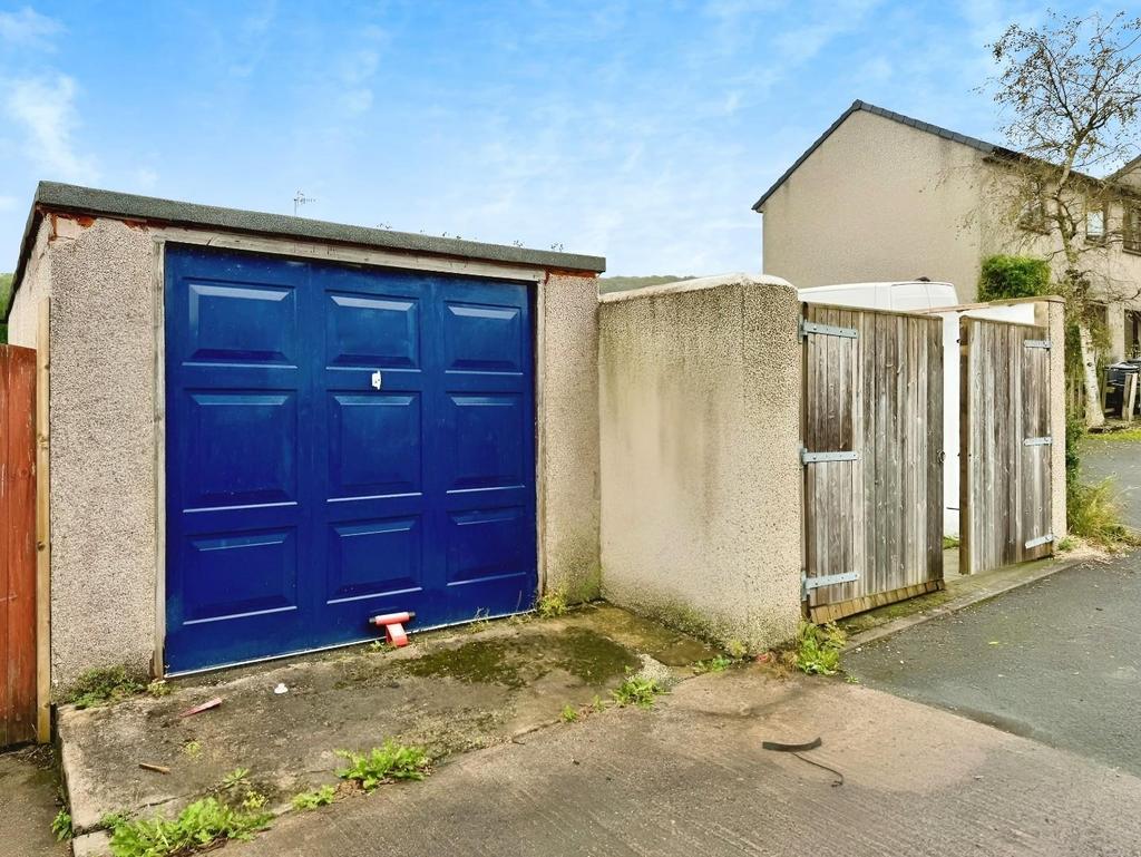 Detached Garage