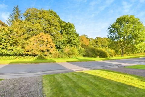 11 Bens Acre, Horsham, RH13 6LW