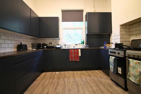 8 bedroom house to rent, Hyde Park Terrace, Hyde Park, Leeds