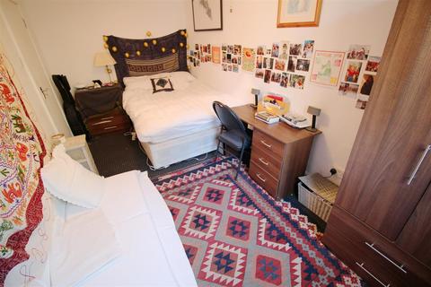 8 bedroom house to rent, Hyde Park Terrace, Hyde Park, Leeds