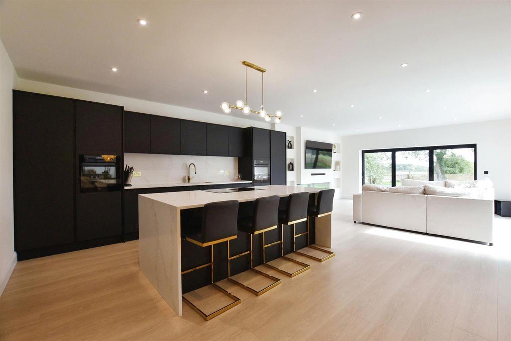 Greatford Road, Uffington, Stamford 5 bed detached house for sale £