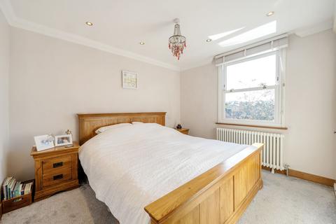 14 Oak Road, Caterham, CR3 5TS