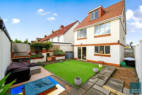 4 bedroom detached house for sale, Hogarth Road, Hove