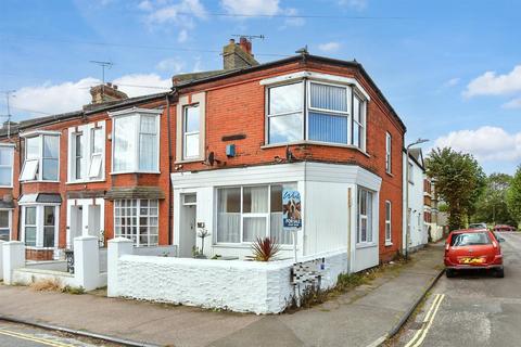 2 bedroom ground floor flat for sale, Pier Avenue, Herne Bay, Kent