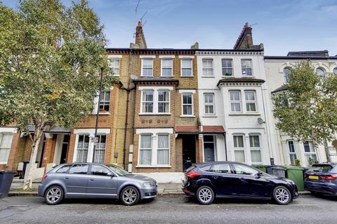 1 bedroom flat to rent, Heyford Avenue, Oval, London, SW8