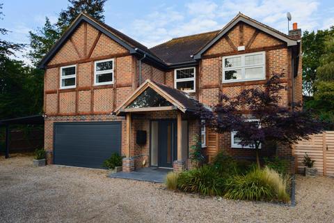 5 bedroom detached house to rent, Station Road, Sunningdale, Ascot, Berkshire, SL5