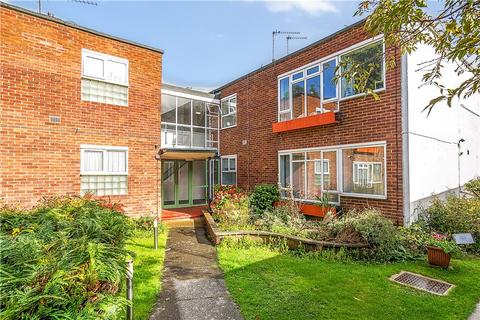 2 bedroom apartment for sale, Constance Road, Twickenham, TW2