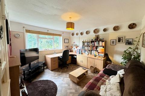 2 bedroom flat for sale, Woodlake Avenue, Chorlton