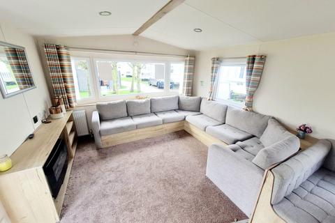 2 bedroom static caravan for sale, Dovercourt Holiday Park