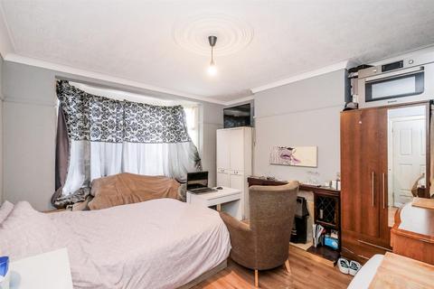 92 New Road, London, E4 9SY