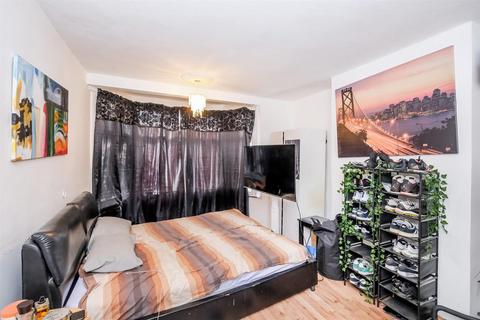 92 New Road, London, E4 9SY