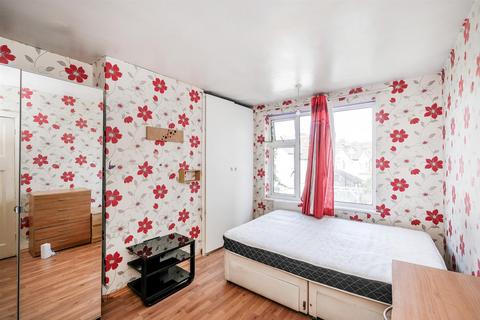92 New Road, London, E4 9SY